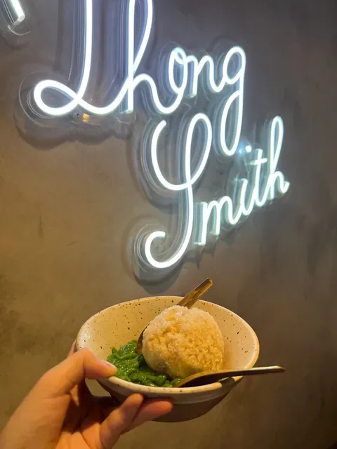 Thong Smith (CentralWorld Fl 3)