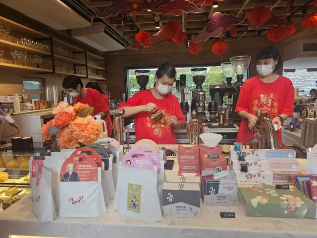 NANA Coffee Roasters Ari