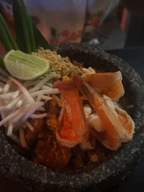 Mayrai - เมรัย Padthai | Winebar