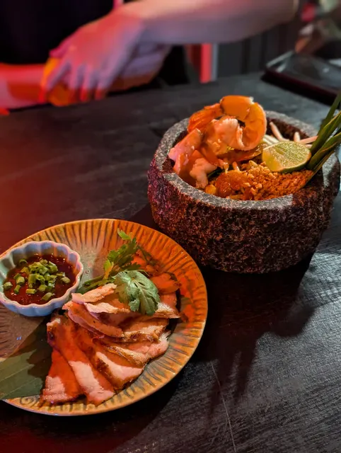 Mayrai - เมรัย Padthai | Winebar