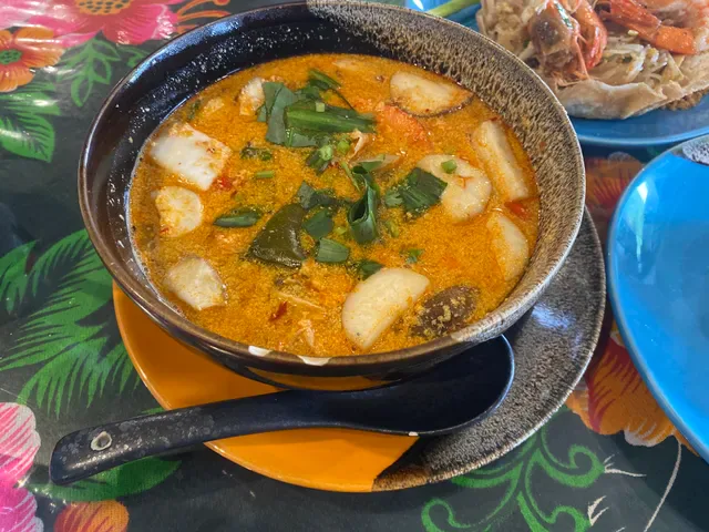 Pad Thai Kratong Thong by ama