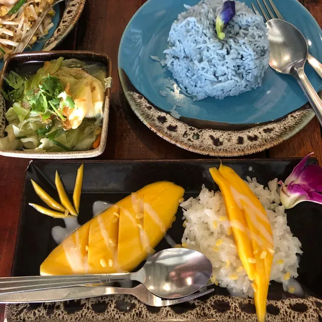 Pad Thai Kratong Thong by ama