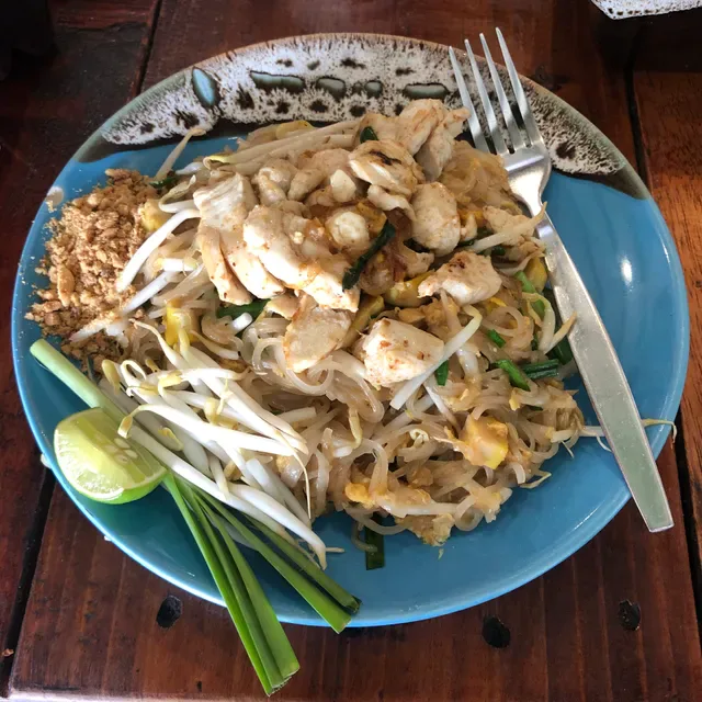 Pad Thai Kratong Thong by ama