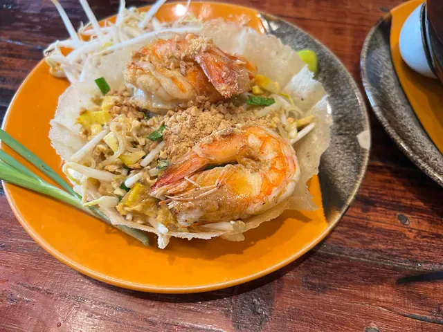 Pad Thai Kratong Thong by ama