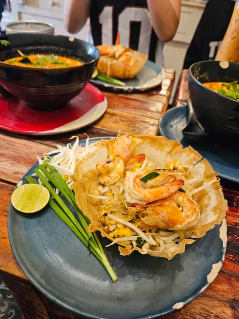 Pad Thai Kratong Thong by ama