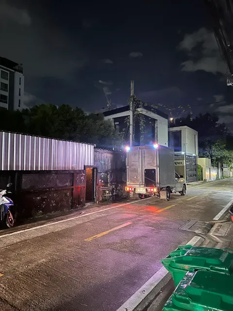 Black Cabin Bar Bangkok