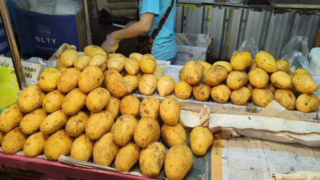 Ning’s Mango Stand