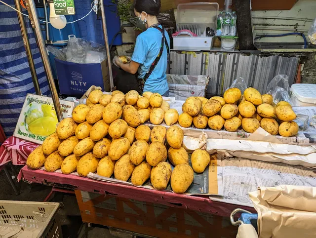 Ning’s Mango Stand
