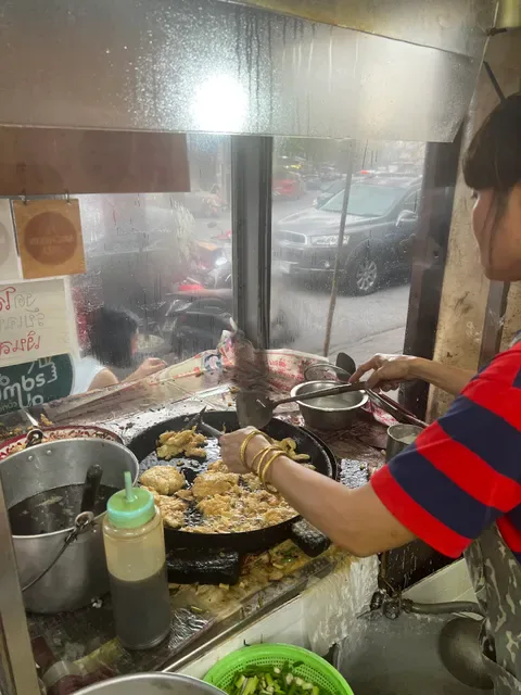 Nai Mong Fry Oyster