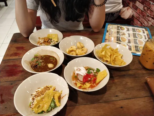 Baan Kuay Tiew Ruathong