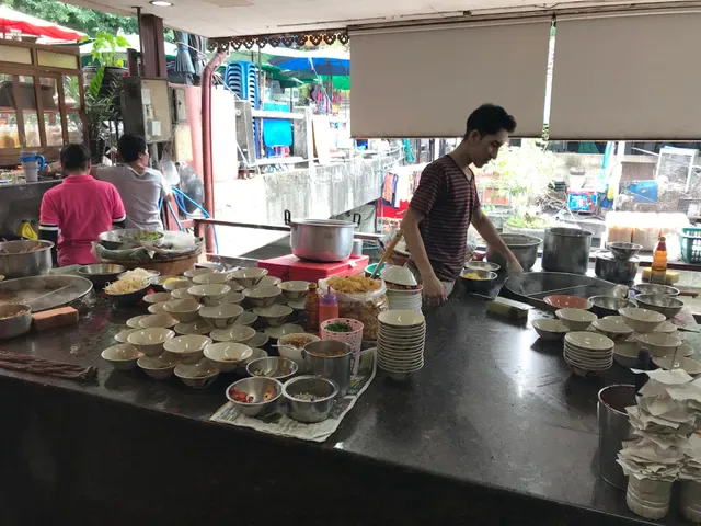 Baan Kuay Tiew Ruathong