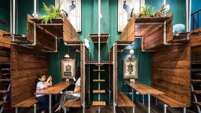 Lhong Tou Cafe at Yaowarat