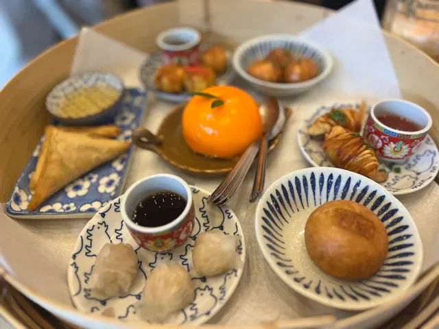 Lhong Tou Cafe at Yaowarat