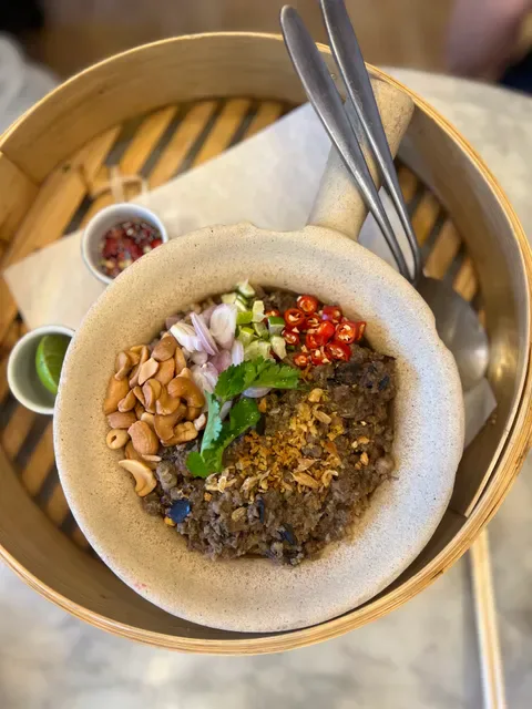 Lhong Tou Cafe at Yaowarat
