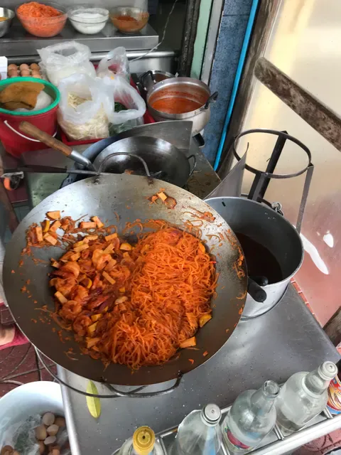 Lueng Pha Pad Thai