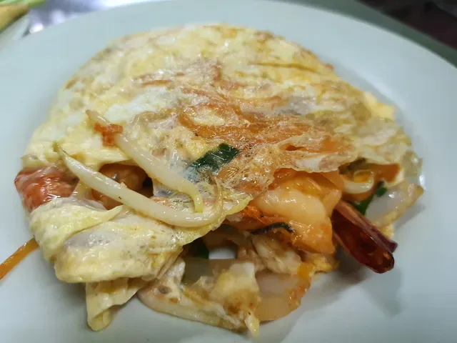 Lueng Pha Pad Thai