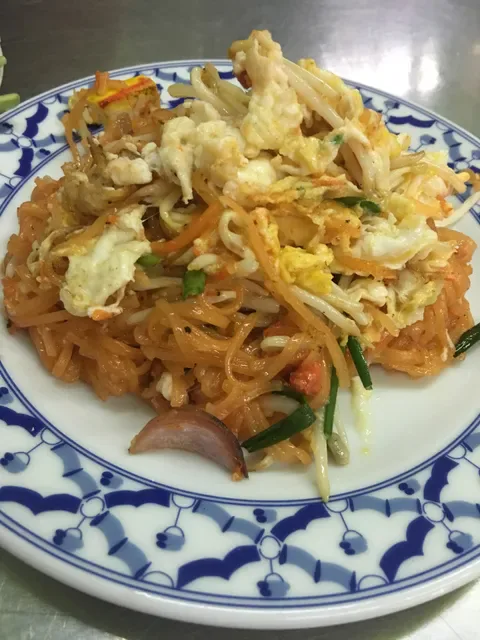 Lueng Pha Pad Thai