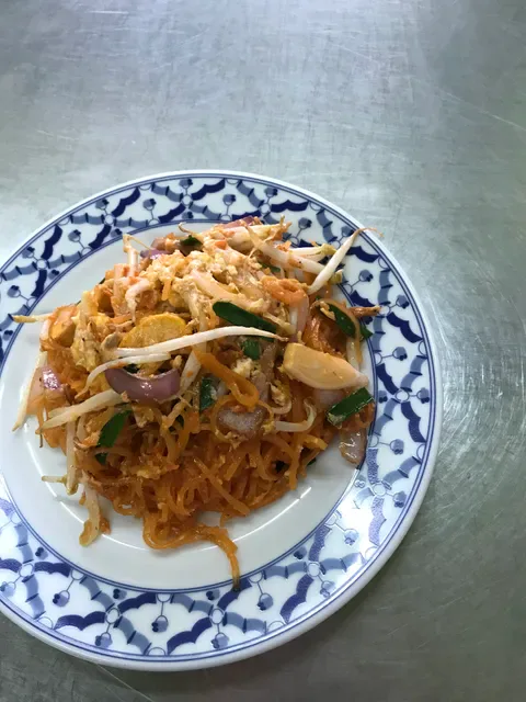 Lueng Pha Pad Thai