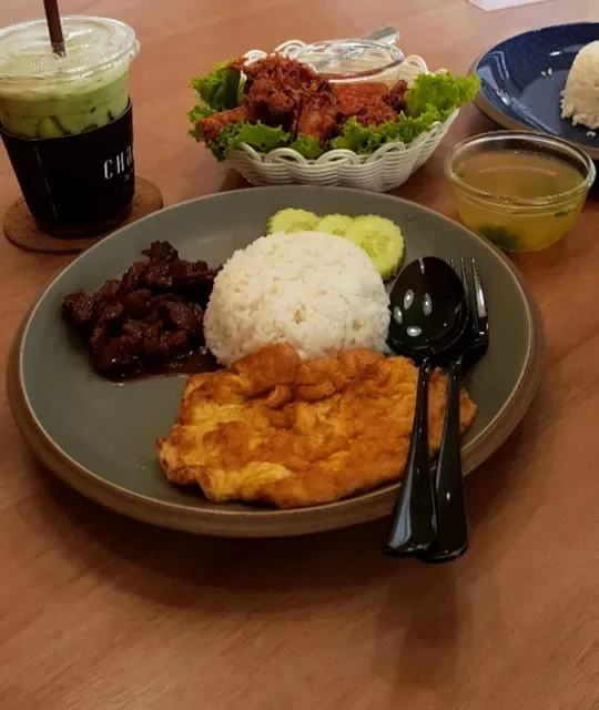 Charm Eatery and Bar