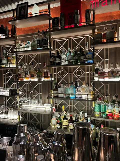 Mahaniyom Cocktail Bar