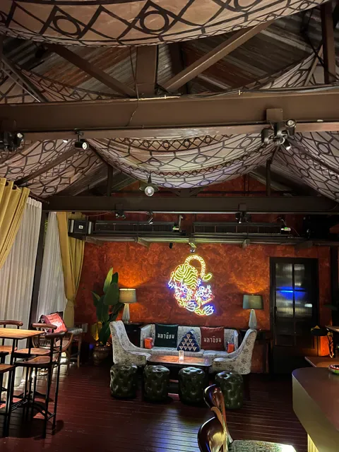 Mahaniyom Cocktail Bar