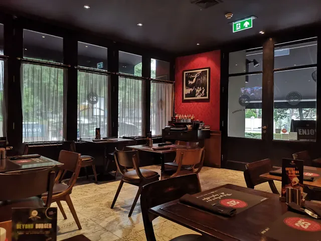 25 Degrees Burger Bar
