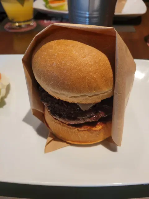 25 Degrees Burger Bar