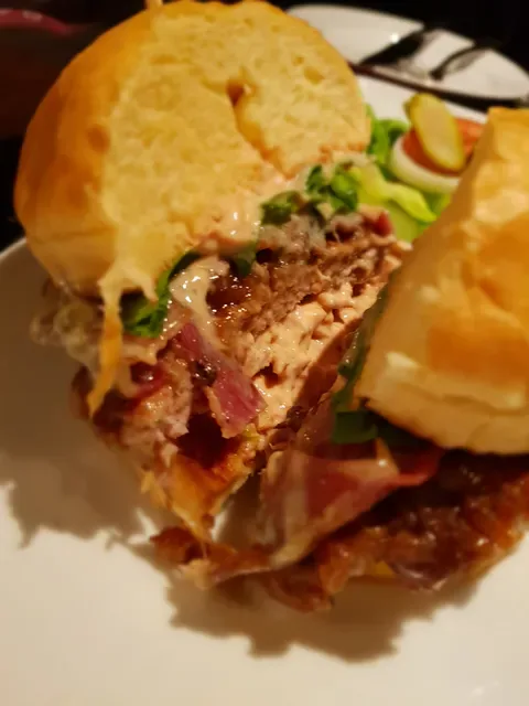 25 Degrees Burger Bar