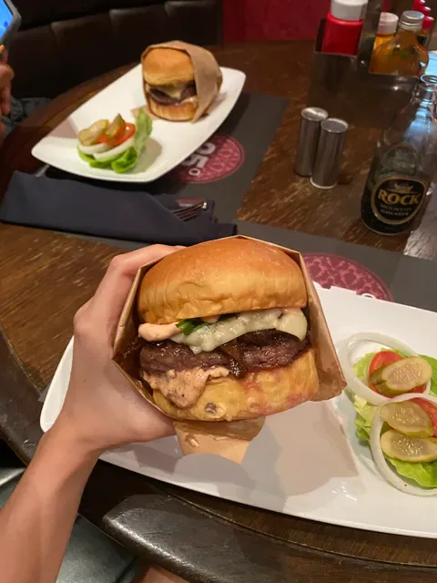 25 Degrees Burger Bar