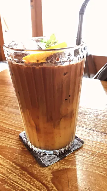 MONOCHROME