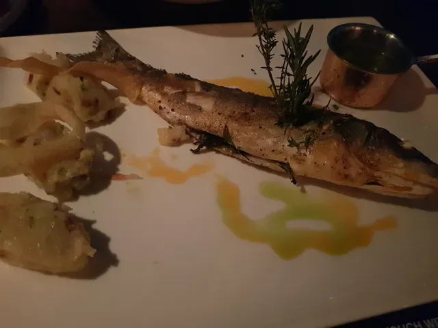 Scarlett Wine Bar & Restaurant