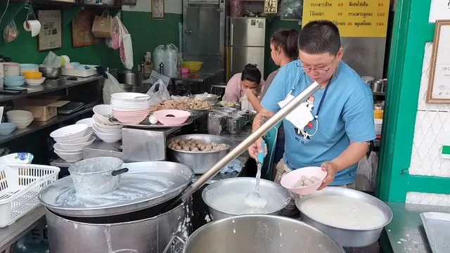 Jae Hmoy Kia Pork Porridge 猪肉粥