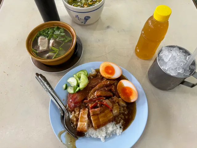Khao Moo Daeng Si Morakot
