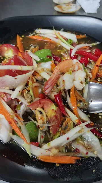 Jaekoy เจ๊ก้อย ส้มตำอาหารอีสาน เพชรบุรี12 (สาขา1)