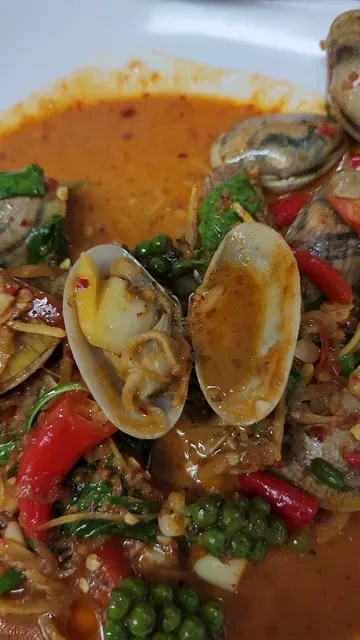 Jaekoy เจ๊ก้อย ส้มตำอาหารอีสาน เพชรบุรี12 (สาขา1)