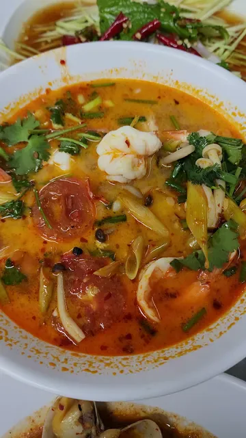 Jaekoy เจ๊ก้อย ส้มตำอาหารอีสาน เพชรบุรี12 (สาขา1)