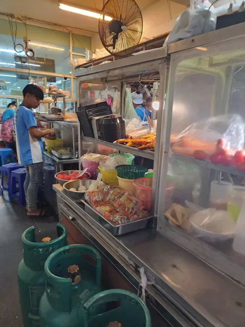 Jaekoy เจ๊ก้อย ส้มตำอาหารอีสาน เพชรบุรี12 (สาขา1)