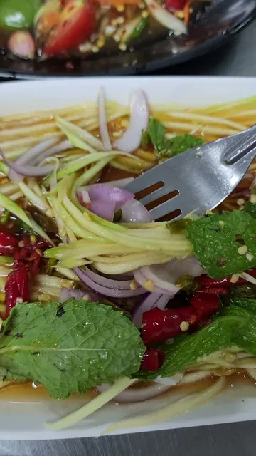 Jaekoy เจ๊ก้อย ส้มตำอาหารอีสาน เพชรบุรี12 (สาขา1)