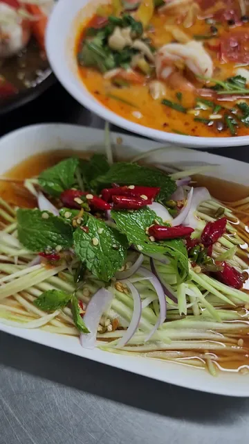 Jaekoy เจ๊ก้อย ส้มตำอาหารอีสาน เพชรบุรี12 (สาขา1)