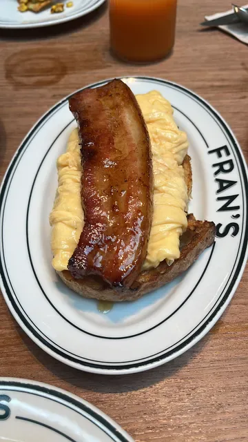Fran's Sathorn