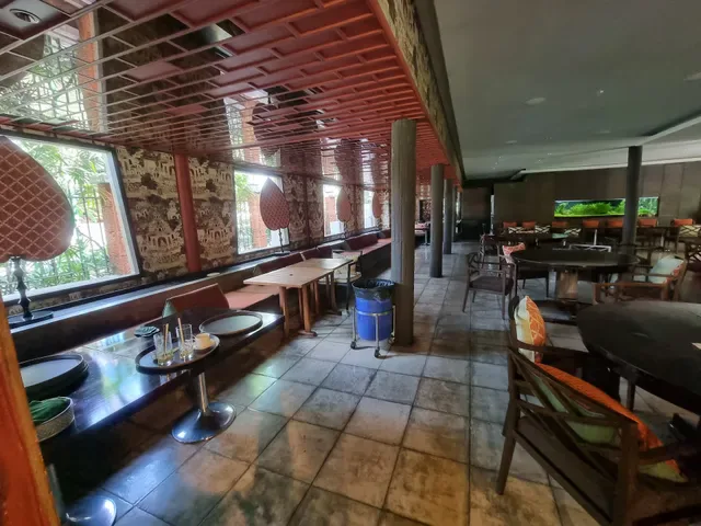 Jim Thompson, A Thai Restaurant