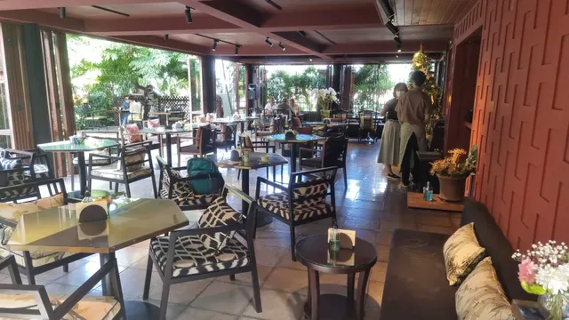 Jim Thompson, A Thai Restaurant