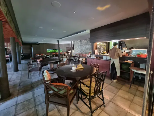 Jim Thompson, A Thai Restaurant